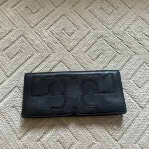 Black Tory Burch clutch